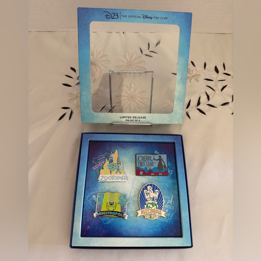 Disney D23 Exclusive Pin Set - Picture 3 of 3
